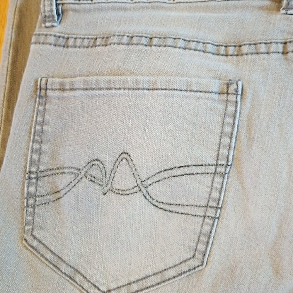 New York and Company Gray Skinny Straight Jeans NY & C - Picture 6 of 8